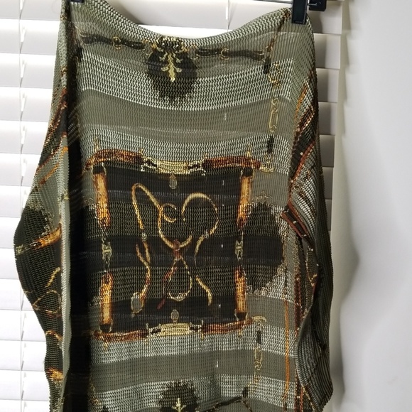 Top - Picture 3 of 3